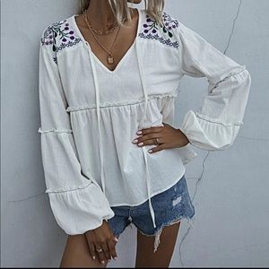 NWOT Floral Embroidery Long Sleeve Peasant Blouse